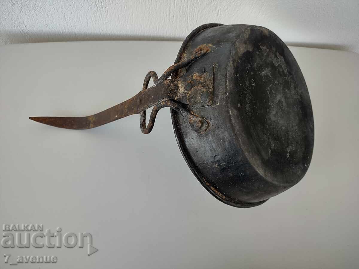 Δημοπρασία Τηγάνι παλιό, ηλικίας 130-140 ετών 23.11.25