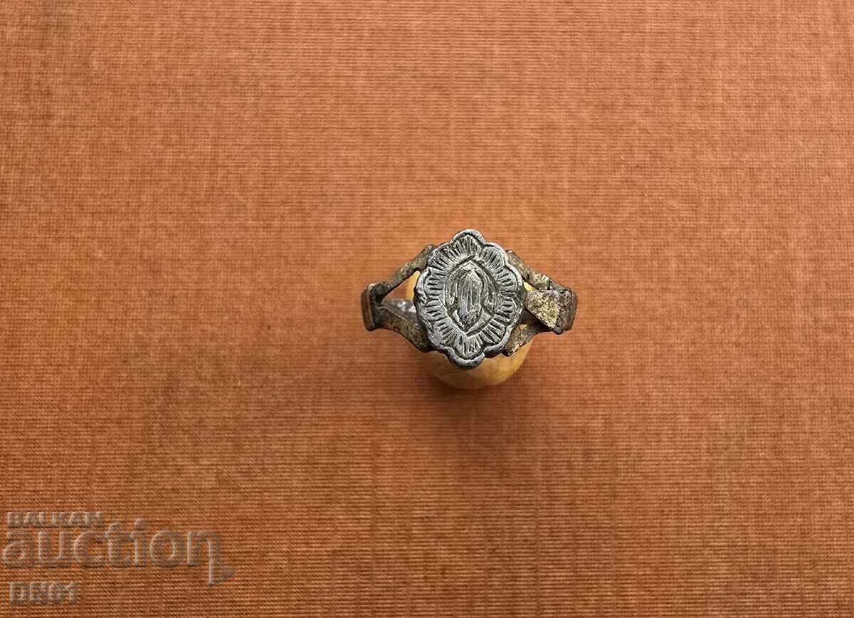 Ασημένιο Αναγεννησιακό δαχτυλίδι