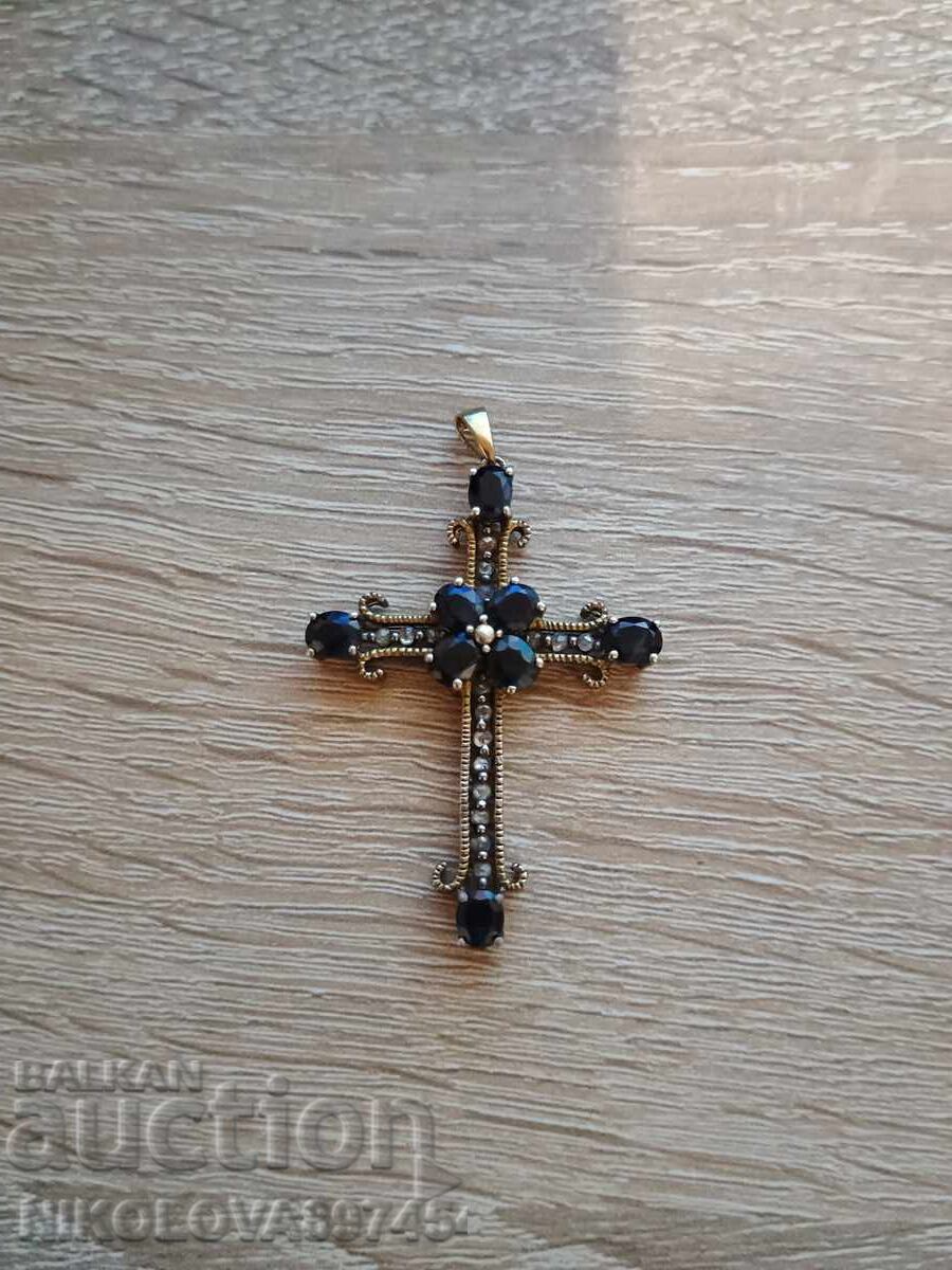 Medalion cruce cu preț 600.00 BGN | € 306.78 Medalion cruce cu preț 600.00 BGN | € 306.78