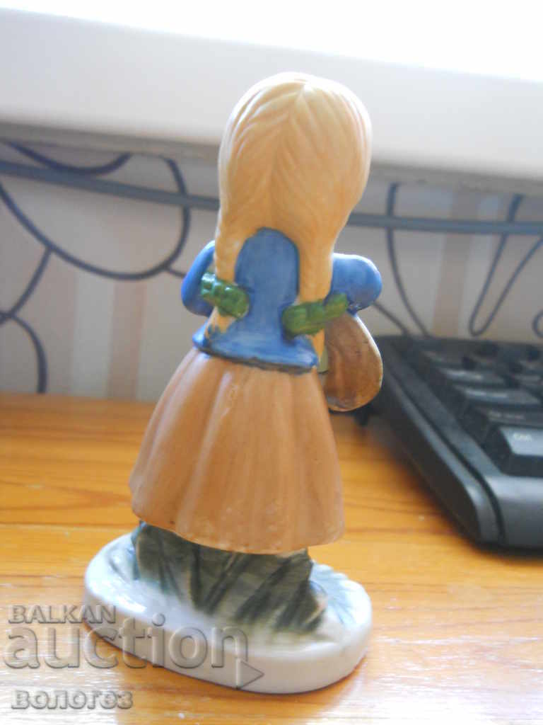 Auction  Bisque porcelain figurine by "Alfretto by Maruri"