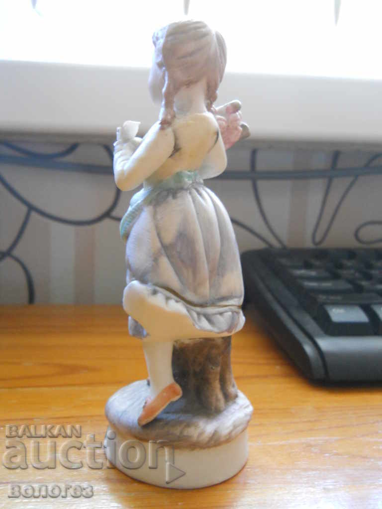 Licitație Flower Girl - Biscuit Porțelan Licitație Flower Girl - Biscuit Porțelan