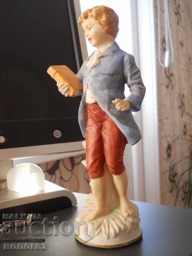 Статуетка - бисквитен порцелан с цена 25.00 лв. | € 12.78 Статуетка - бисквитен порцелан с цена 25.00 лв. | € 12.78