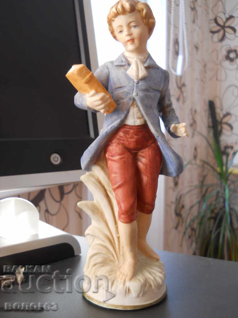 Статуетка - бисквитен порцелан Статуетка - бисквитен порцелан