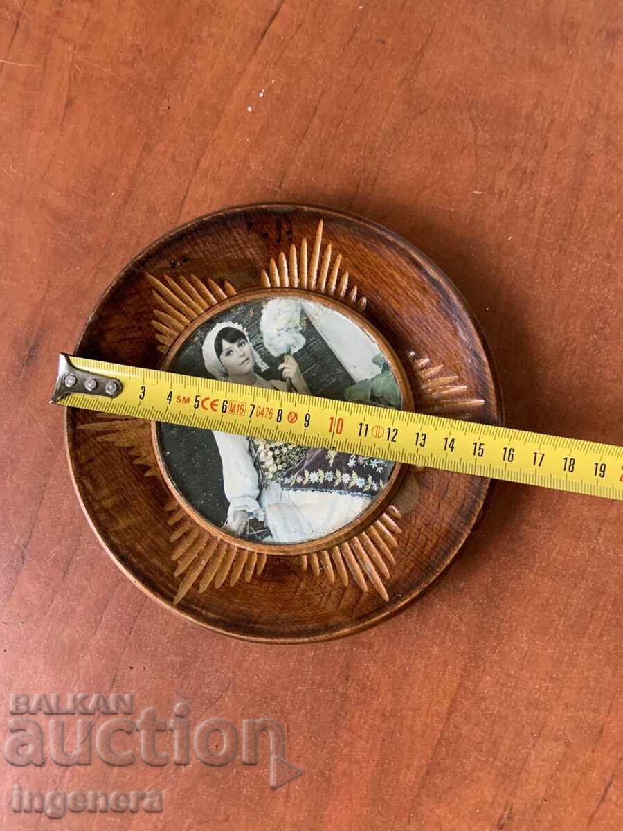 PANOU LEMN SCULPTURĂ ETNICĂ FOLCLOR DIN SOC cu preț 14.00 BGN | € 7.16 PANOU LEMN SCULPTURĂ ETNICĂ FOLCLOR DIN SOC cu preț 14.00 BGN | € 7.16