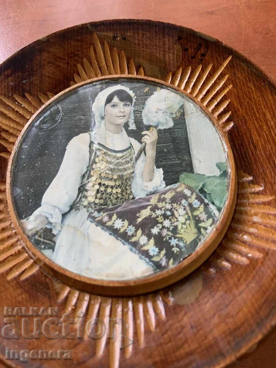 Licitație PANOU LEMN SCULPTURĂ ETNICĂ FOLCLOR DIN SOC Licitație PANOU LEMN SCULPTURĂ ETNICĂ FOLCLOR DIN SOC