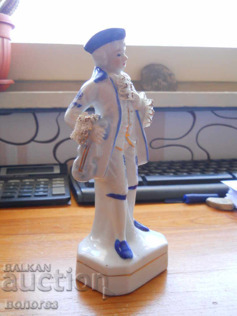 Porcelain figurine with price 25.00 BGN | € 12.78 Porcelain figurine with price 25.00 BGN | € 12.78