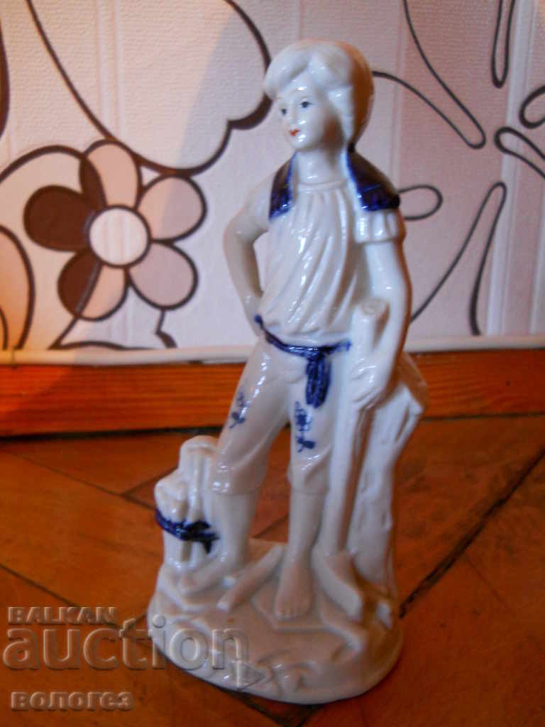 Porcelain figurine with price 20.00 BGN | € 10.23 Porcelain figurine with price 20.00 BGN | € 10.23
