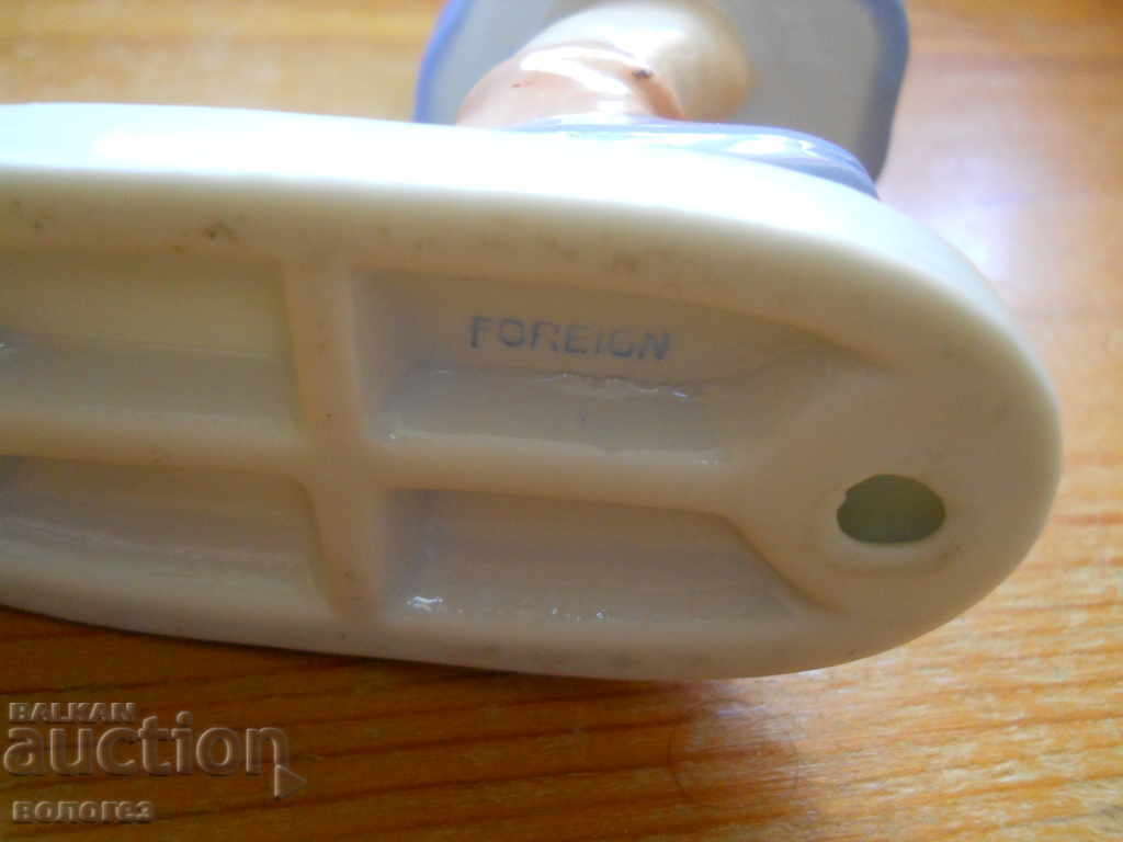 Δημοπρασία Πορσελάνινο ειδώλιο