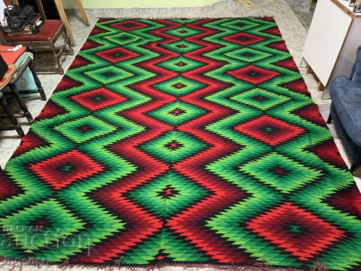 COVOR LÂNĂ NOU MOTIVE DE TETEVEN MARIME MARE - 350X255 CM