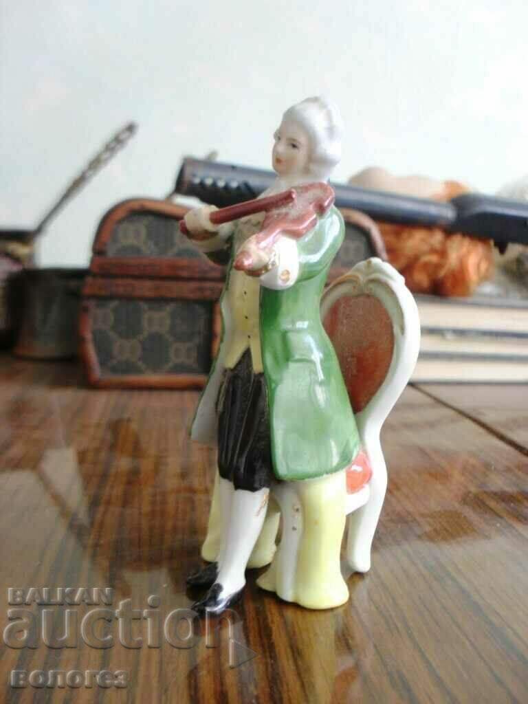 Porcelain figurine - violinist