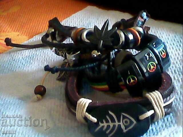 Όμορφα δερμάτινα βραχιόλια