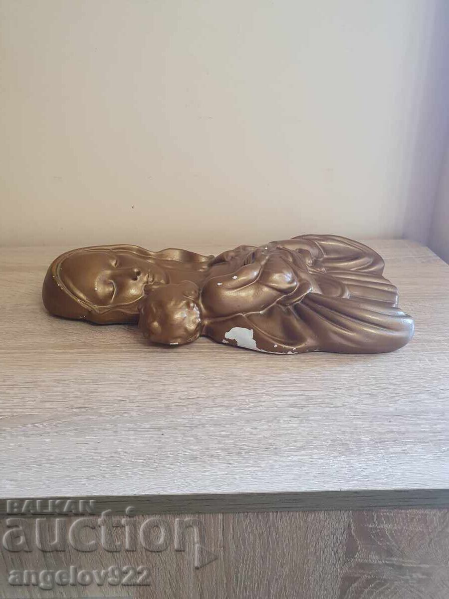 Delivery of Massive plaster sculpture of the Virgin Mary with the Infant Christ