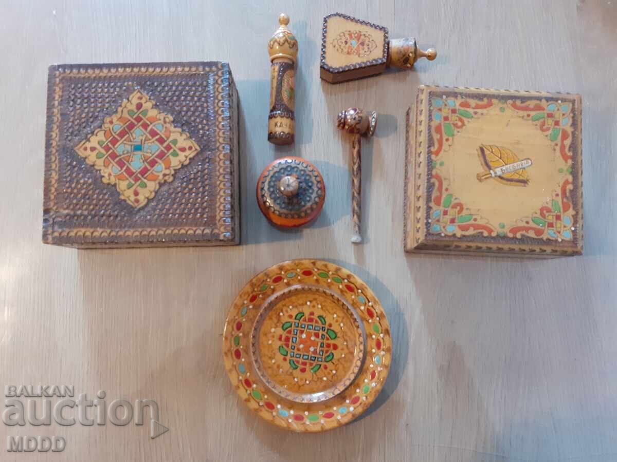 Articole în stil rustic - tabacheră, pipă, recipient pentru parfum, solniță, farfurie Articole în stil rustic - tabacheră, pipă, recipient pentru parfum, solniță, farfurie