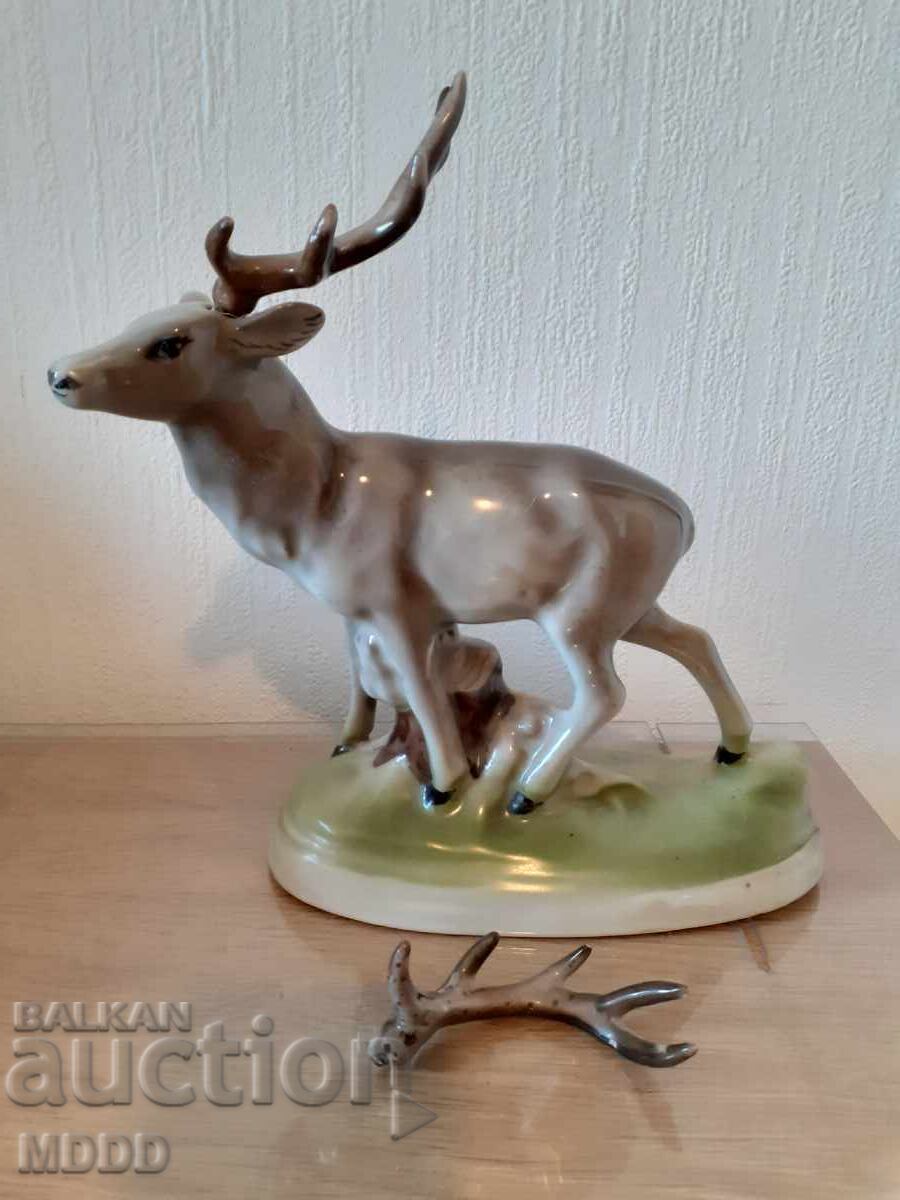 Κοινωνική πορσελάνινη φιγούρα