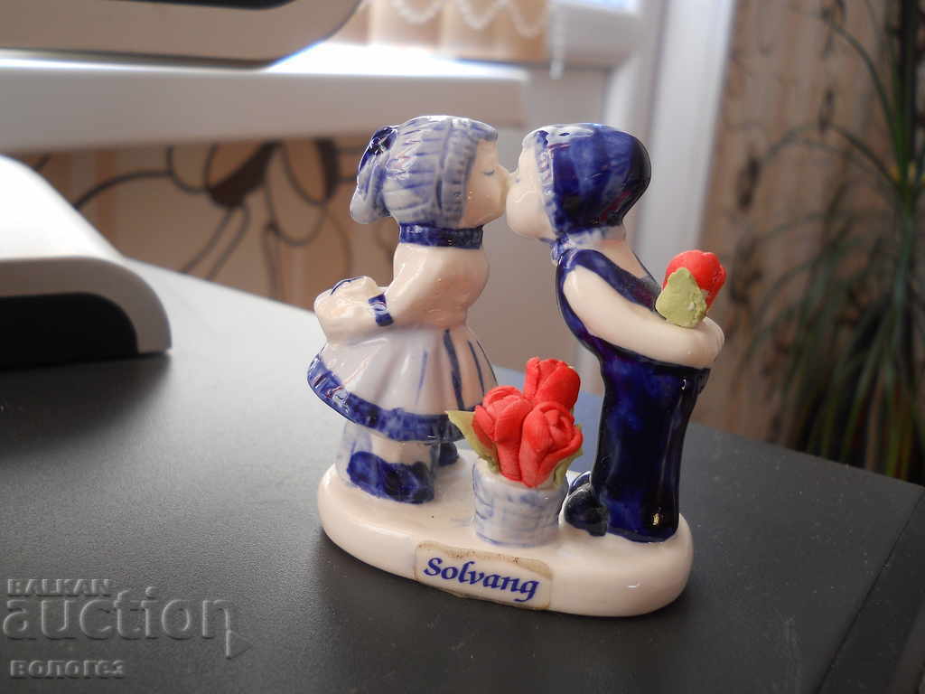 Порцеланова статуетка "Delft Blue Hand painted" с цена 30.00 лв. | € 15.34 Порцеланова статуетка "Delft Blue Hand painted" с цена 30.00 лв. | € 15.34