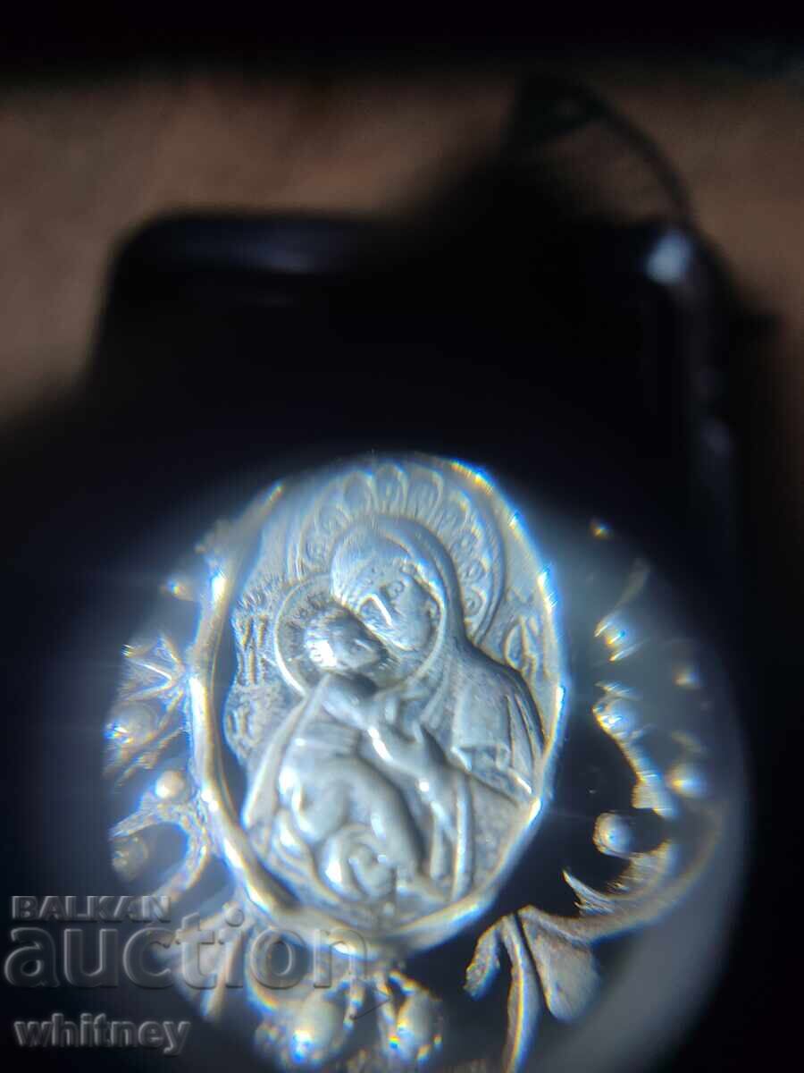 Silver pendant Holy Mother with the Infant with price 49.99 BGN | € 25.56 Silver pendant Holy Mother with the Infant with price 49.99 BGN | € 25.56