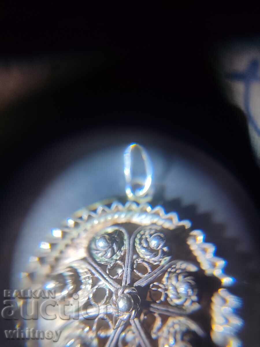 Auction Revival silver pendant Auction Revival silver pendant