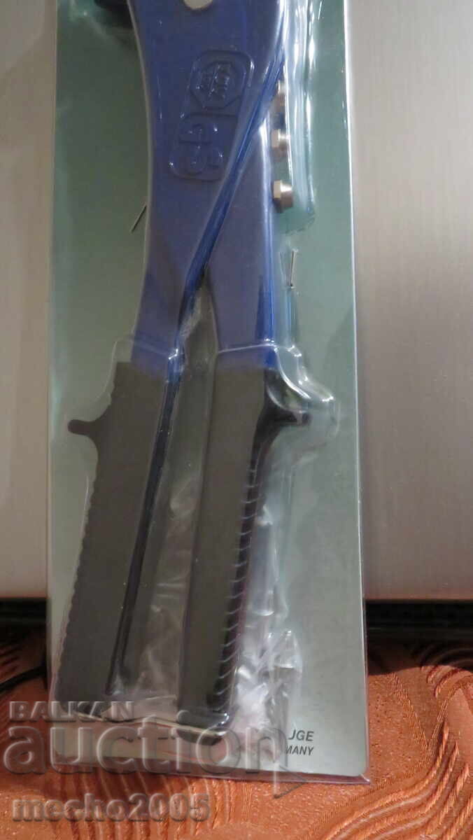 Auction  Professional Riveter MANNESMANN