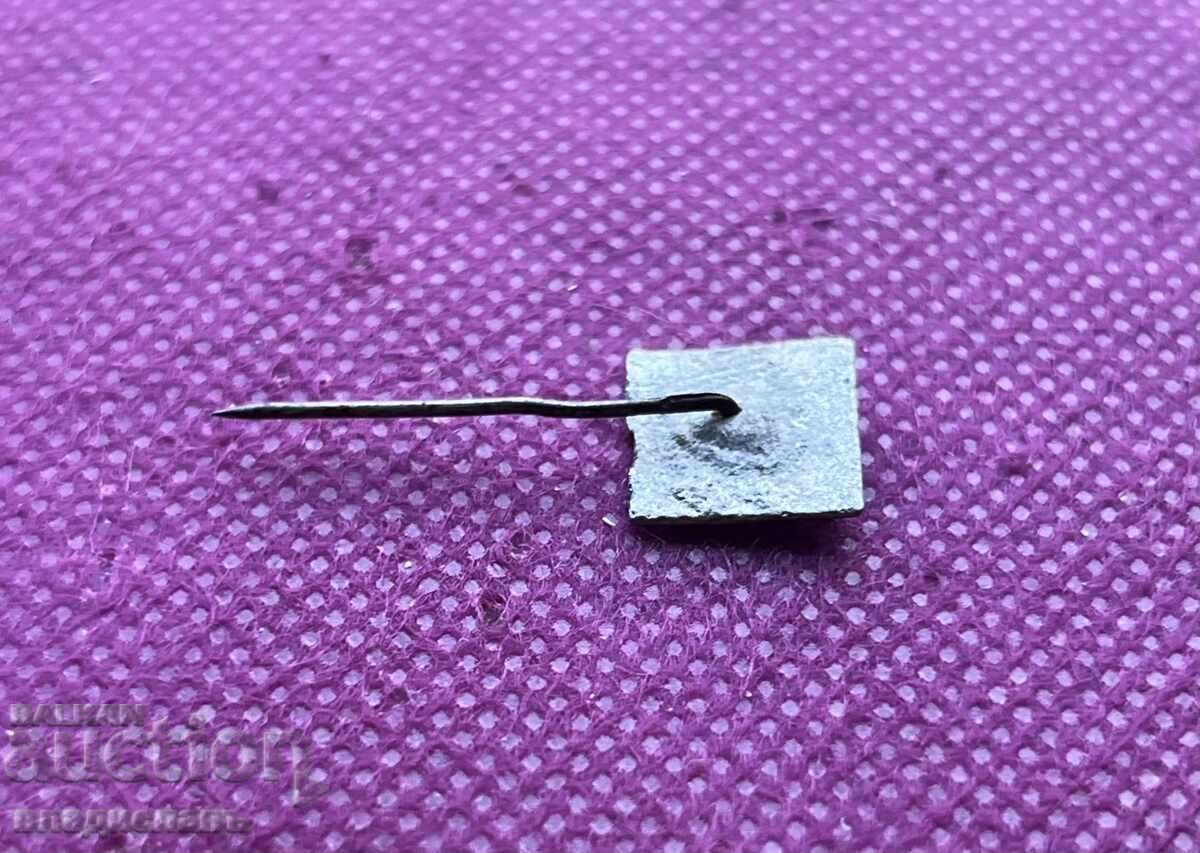 Vechi insignă FD Levski Sofia cu preț 25.00 BGN | € 12.78