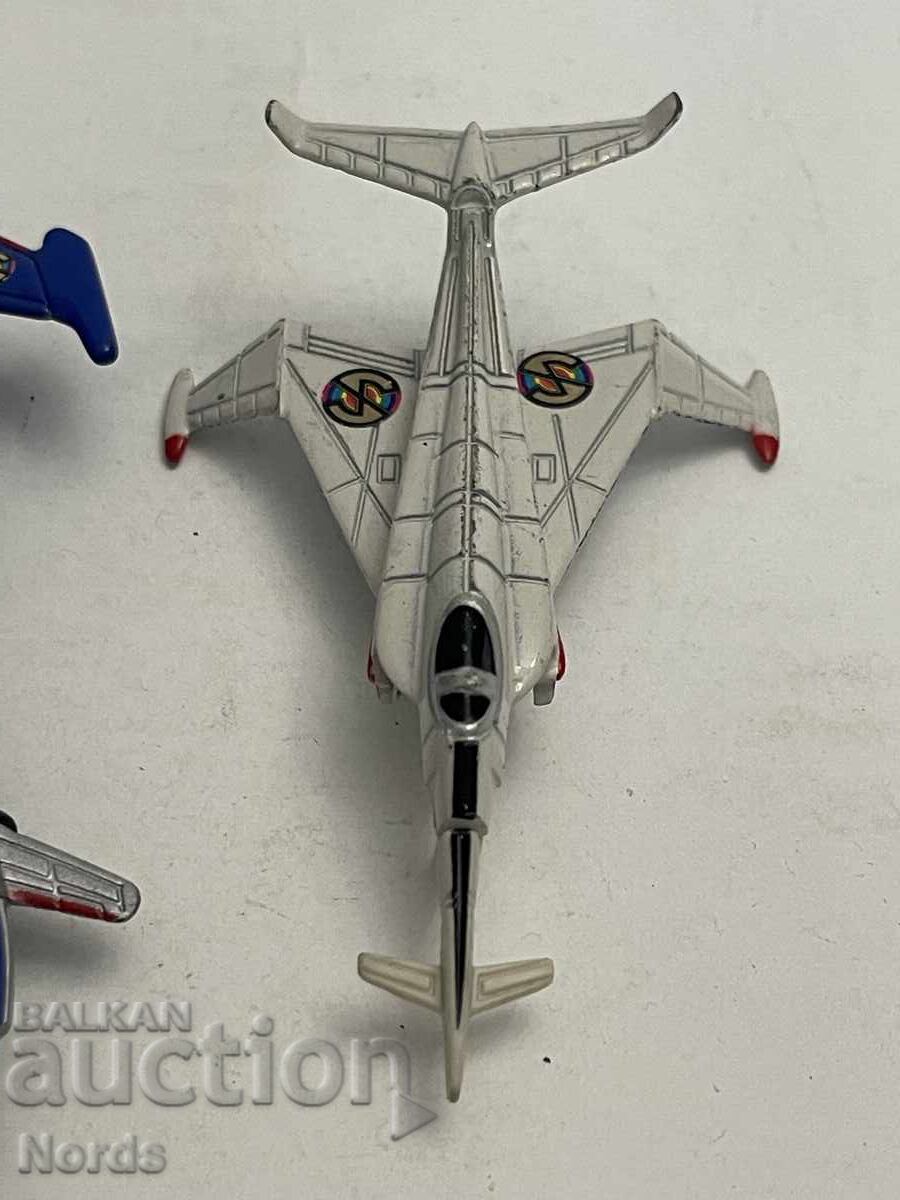 Μεταλλικά αεροπλάνα με τιμή 5.00 BGN | € 2.56