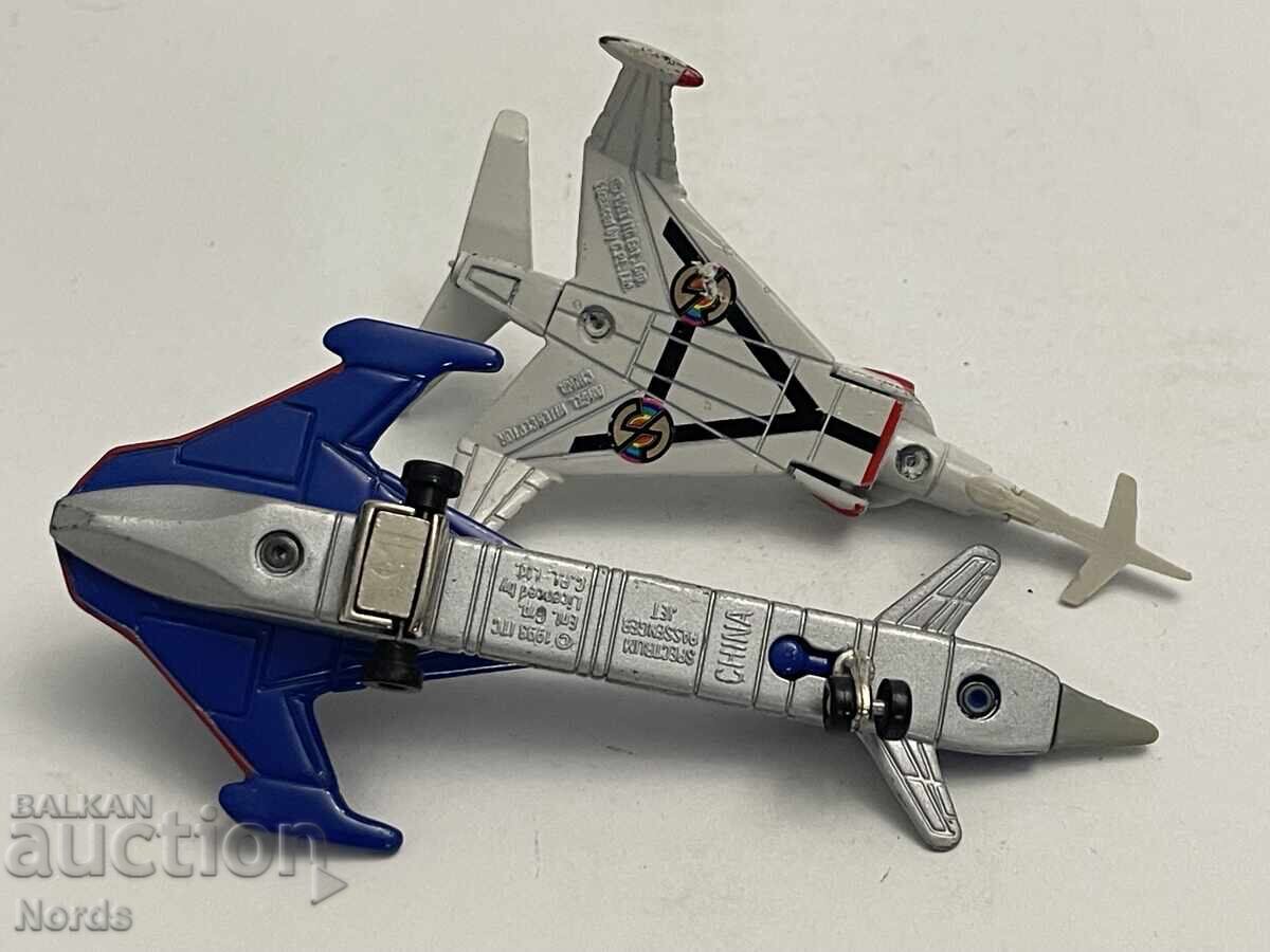 Παράδοση Μεταλλικά αεροπλάνα