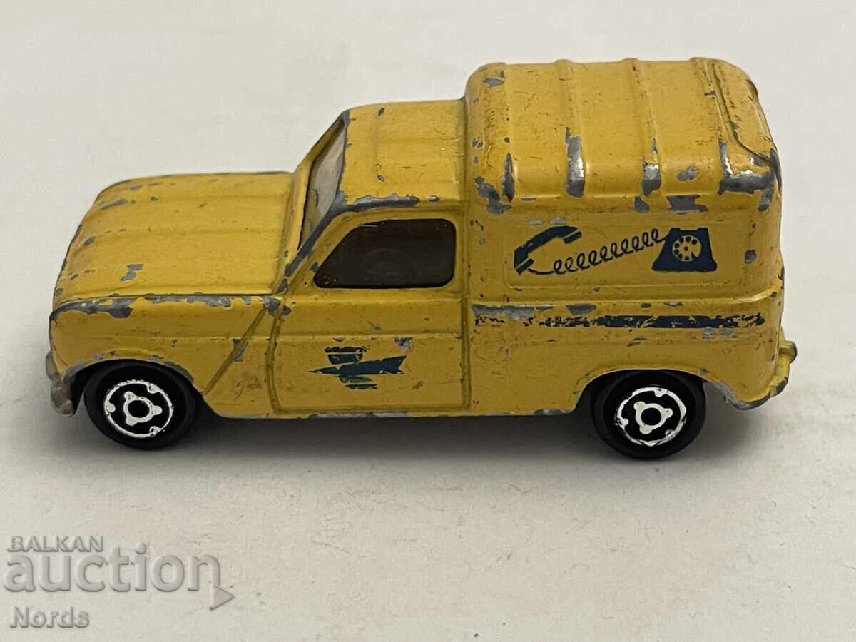 Ένα μεταλλικό καρότσι