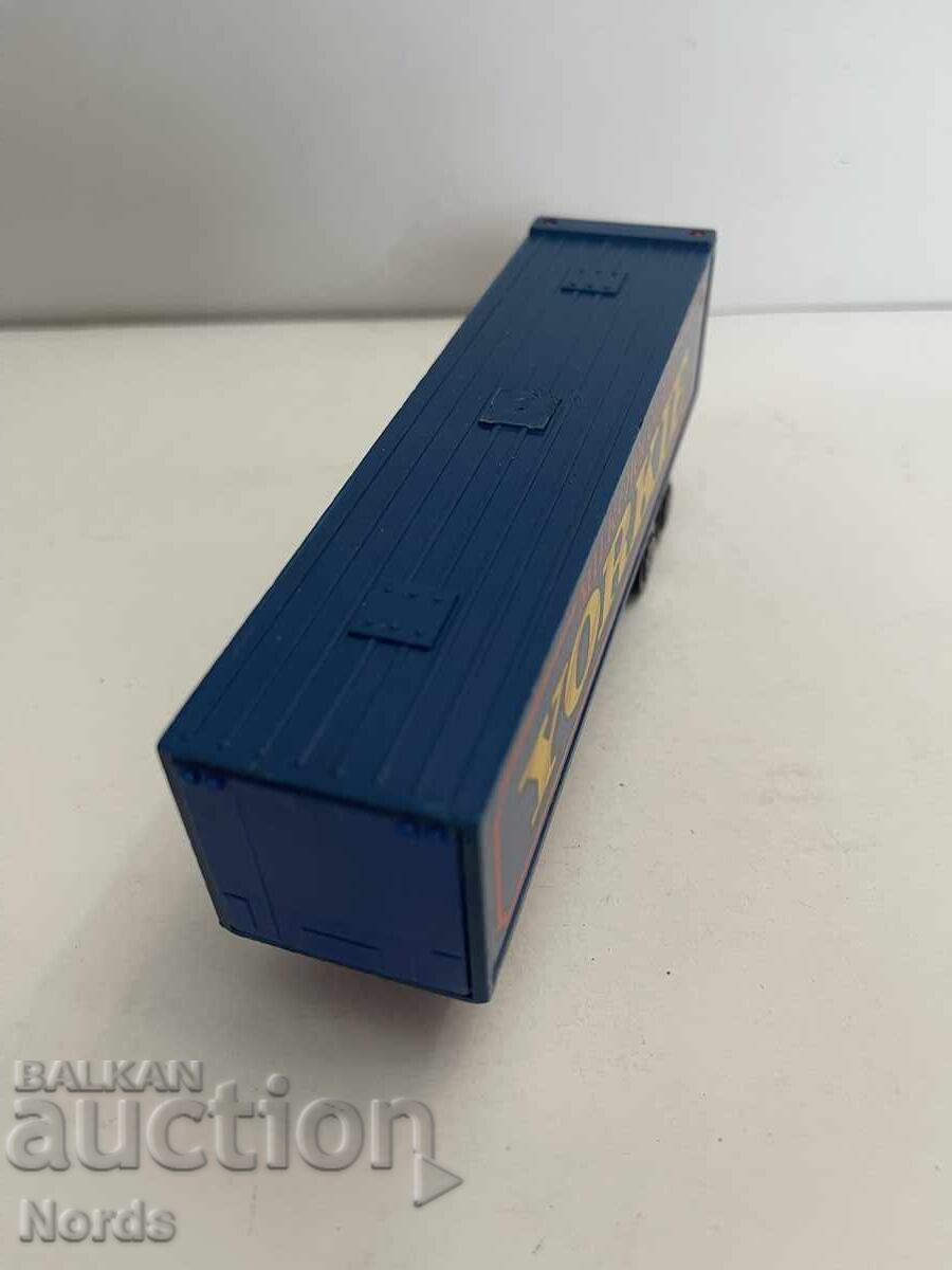 Delivery of A metal cart Delivery of A metal cart