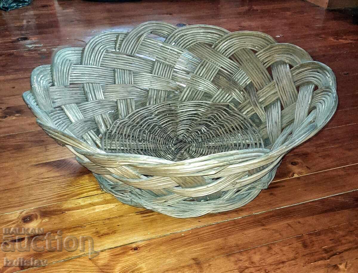 Coș mare vechi împletit Coș mare vechi împletit