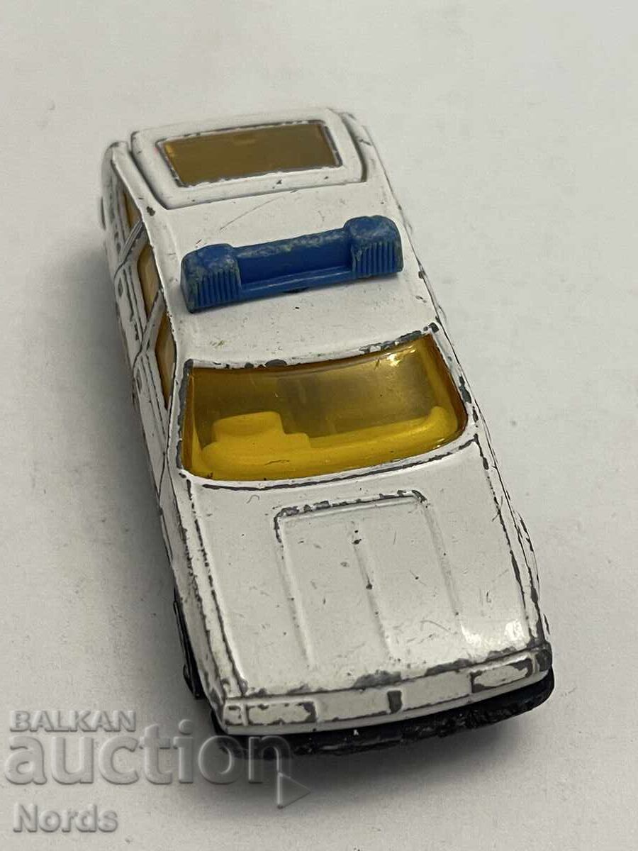 Ένα μεταλλικό καρότσι με τιμή 5.00 BGN | € 2.56