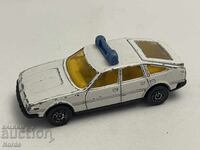 Ένα μεταλλικό καρότσι