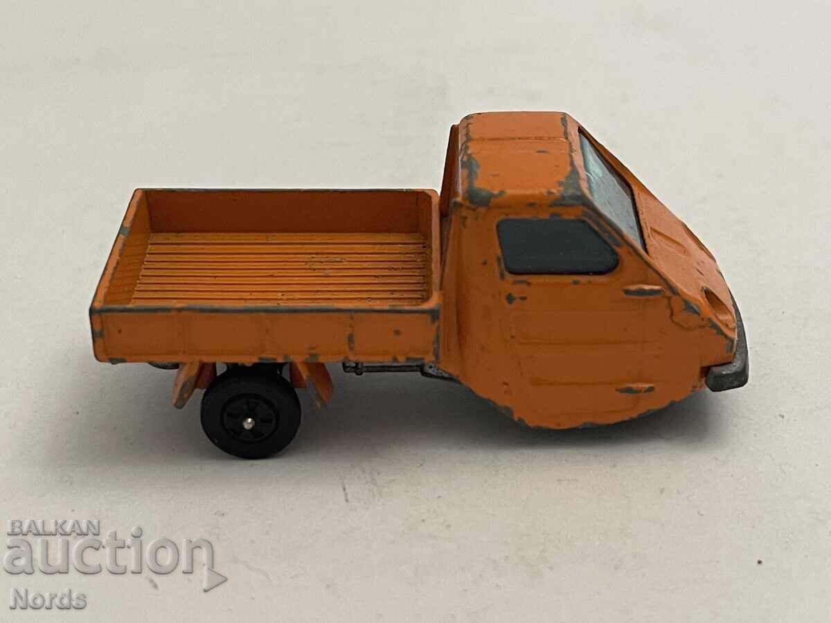 Δημοπρασία Ένα μεταλλικό καρότσι