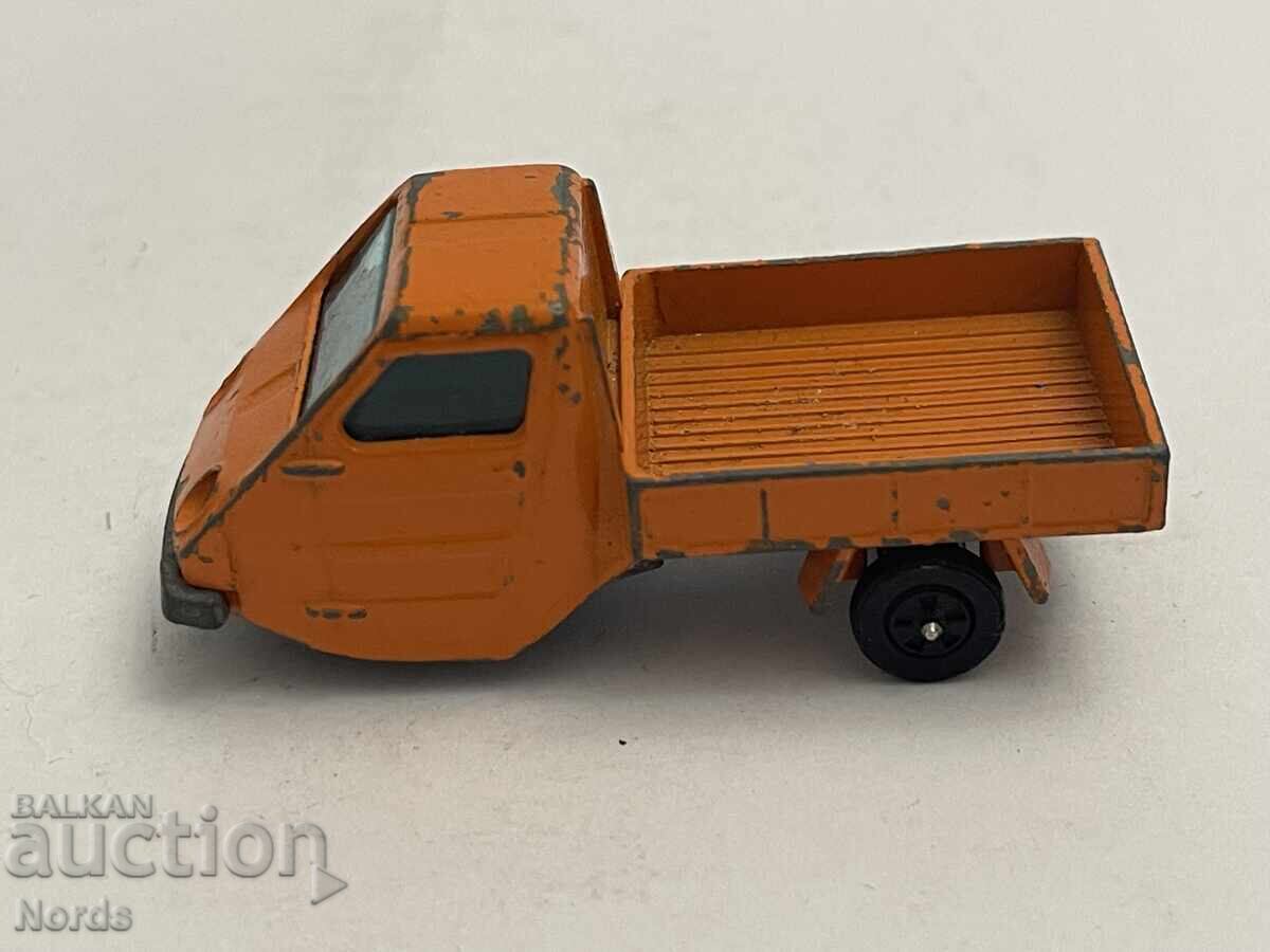 Ένα μεταλλικό καρότσι