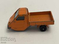 Ένα μεταλλικό καρότσι