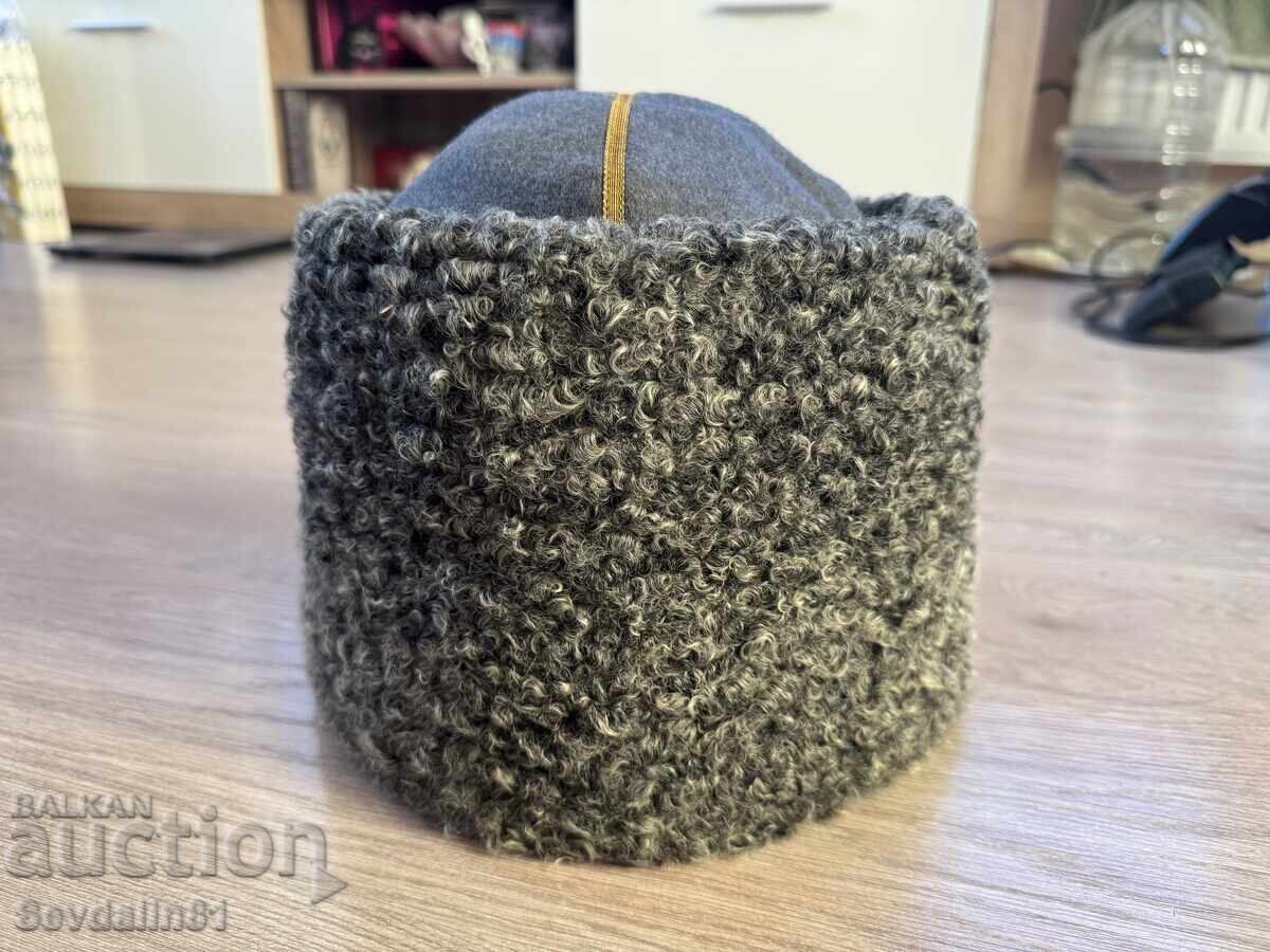 Căciulă de general al celui de-al Doilea Război Mondial cu preț 150.00 BGN | € 76.69