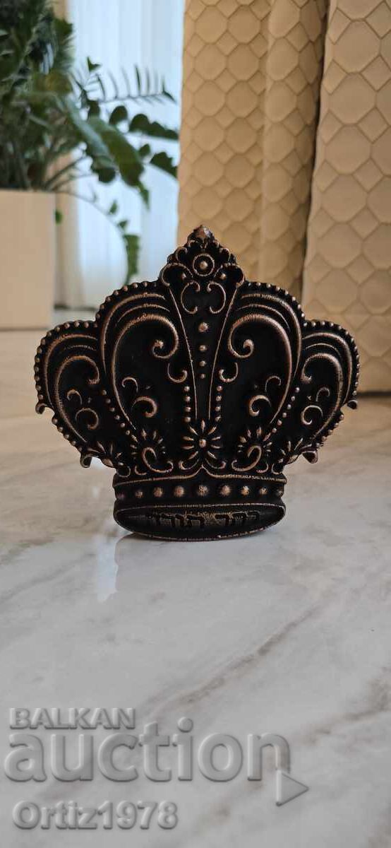 Coroană masivă din lemn cu preț 42.00 BGN | € 21.47