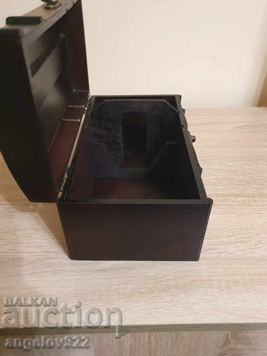 Delivery of Beautiful wooden Dimple whiskey box