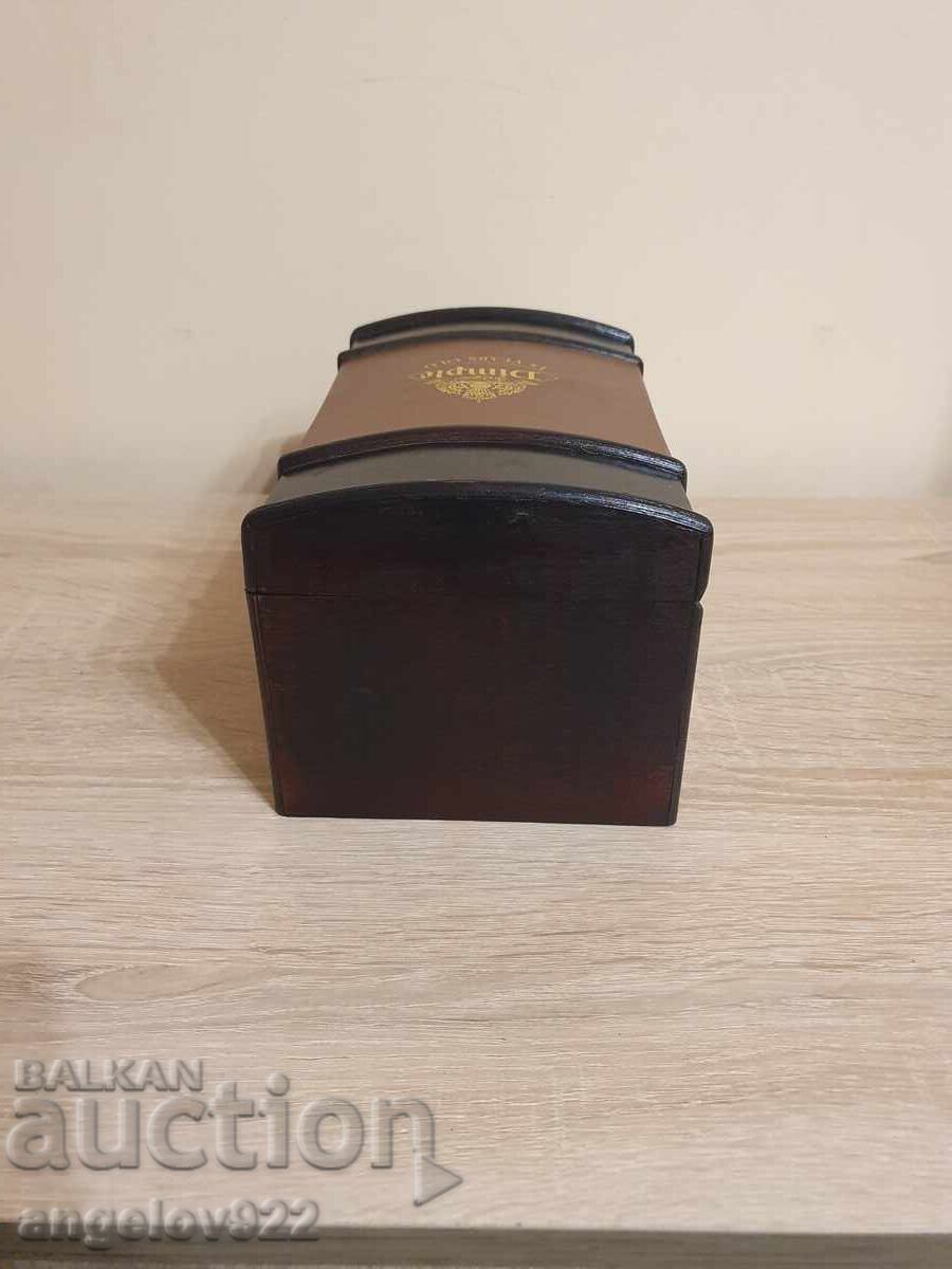 Beautiful wooden Dimple whiskey box - 7