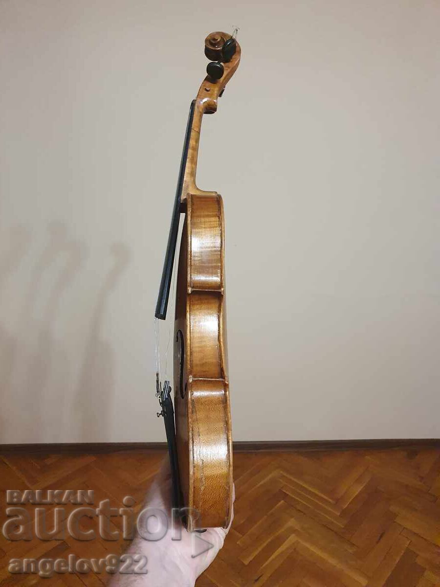 Παράδοση Παλιό βιολί σε όμορφη δερμάτινη θήκη!!! Παράδοση Παλιό βιολί σε όμορφη δερμάτινη θήκη!!!