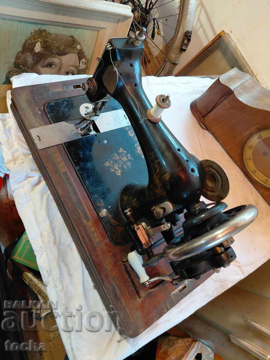 Μεταχειρισμένη ραπτομηχανή με κουτί. BZC με τιμή 13.00 BGN | € 6.65