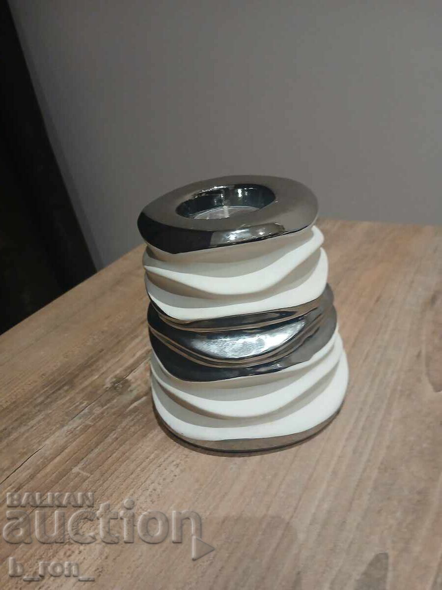 Auction A beautiful candle holder Auction A beautiful candle holder