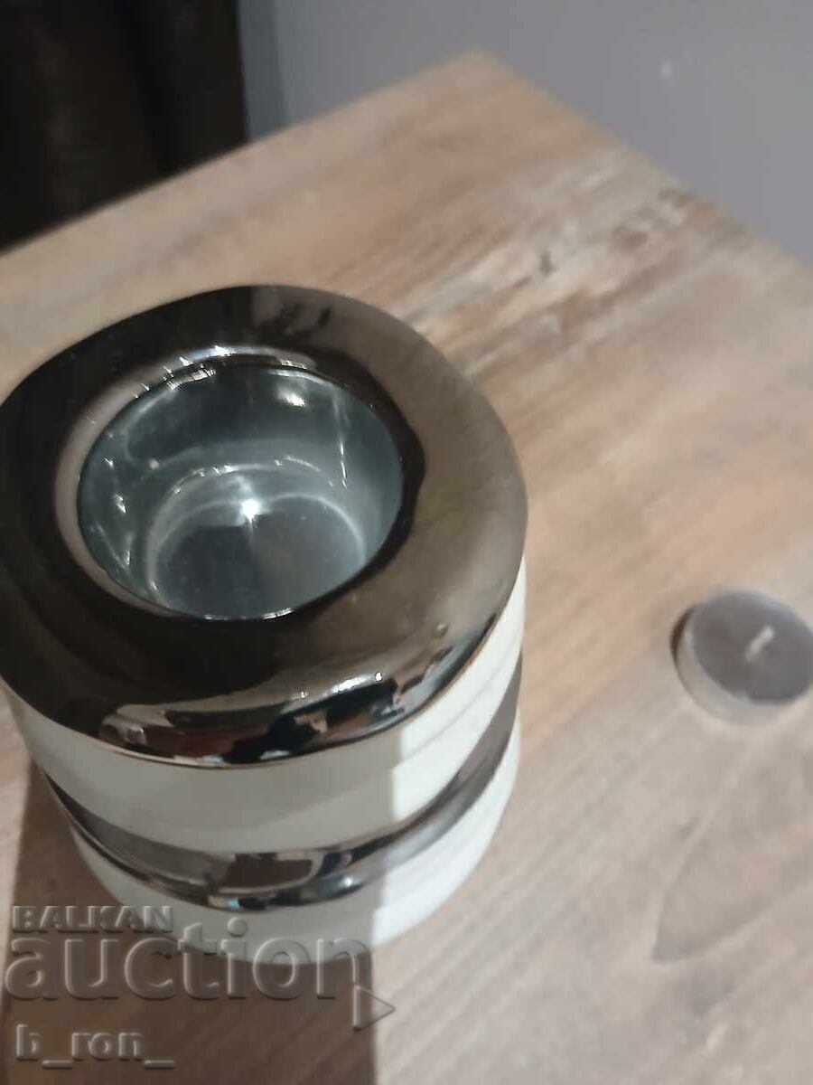 Delivery of A beautiful candle holder Delivery of A beautiful candle holder