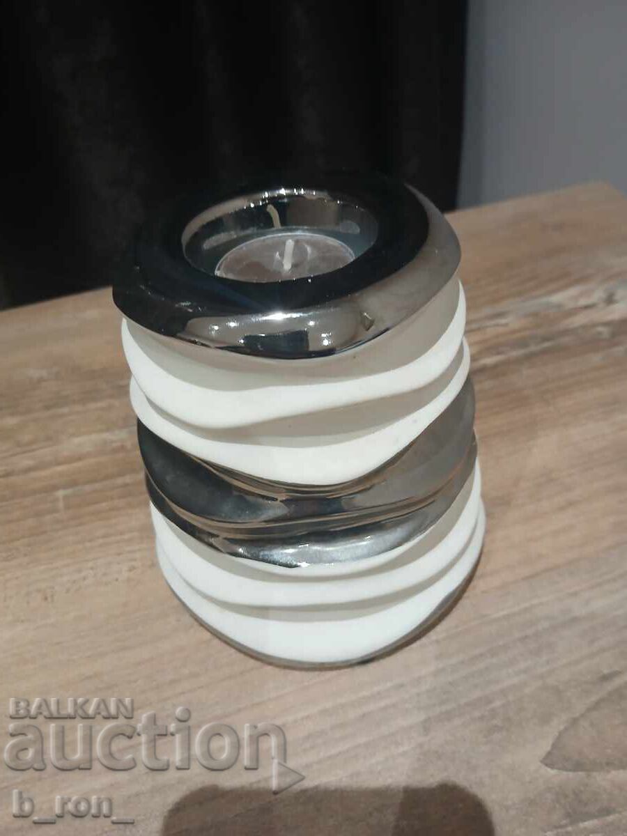 Un suport frumos pentru lumanari Un suport frumos pentru lumanari