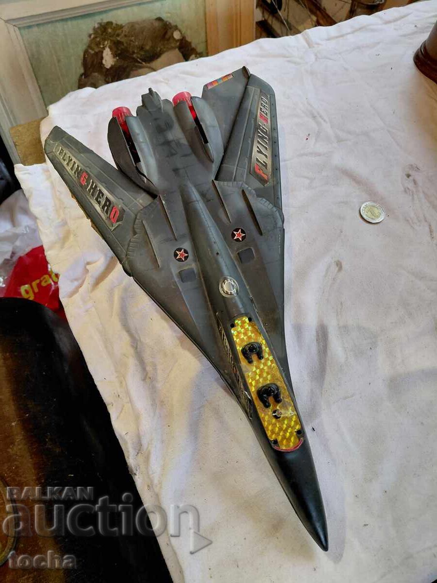 Licitație Jucărie veche avion. BZC Licitație Jucărie veche avion. BZC