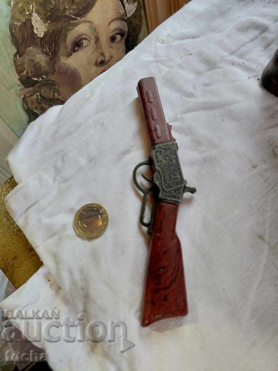 Πιστόλι, αναπτήρας, διακόσμηση. BZC Πιστόλι, αναπτήρας, διακόσμηση. BZC