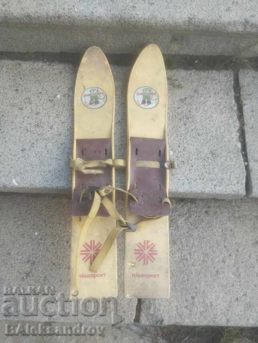 Old children's skis