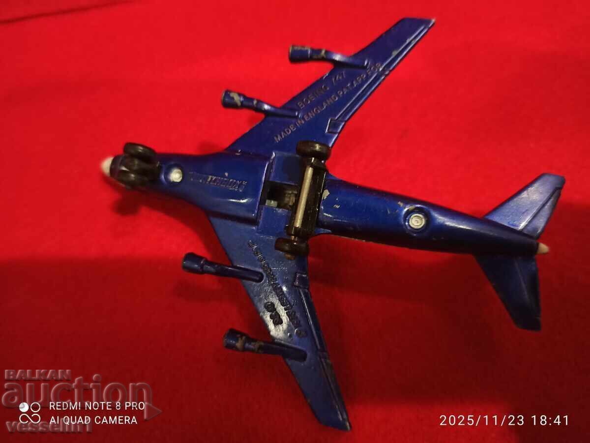 Licitație Matchbox avion Boeing 747 din 1973 Licitație Matchbox avion Boeing 747 din 1973