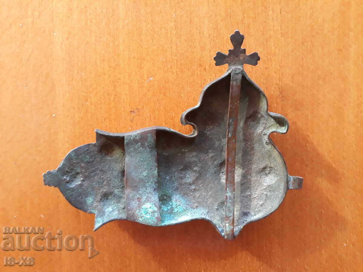 Delivery of Kyustendil silver buckle half with cross