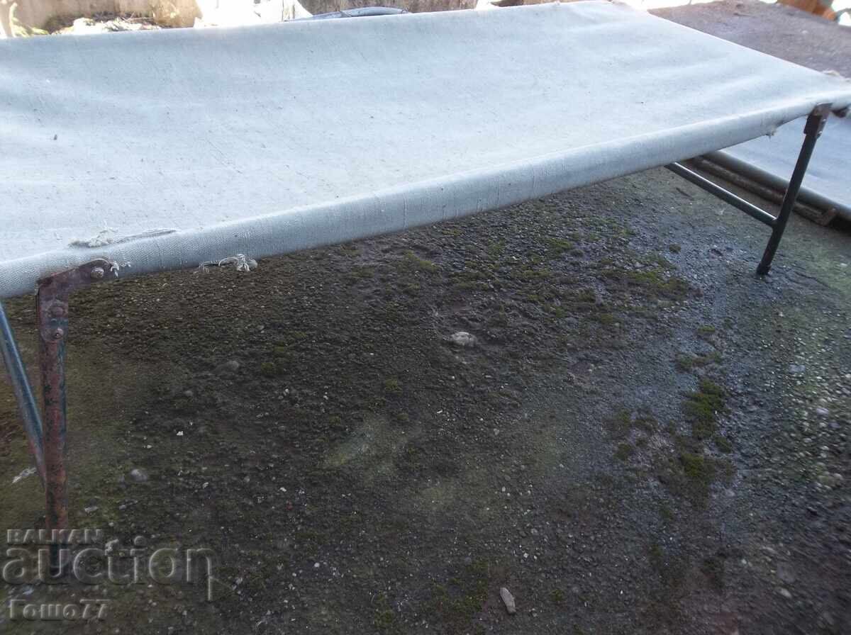 Paturi cu preț 20.00 BGN | € 10.23