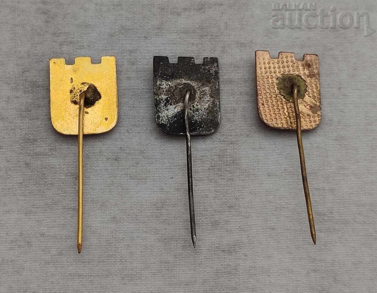 Auction  100 NATIONAL TOURIST SITES MAP BADGES 3 PIECES