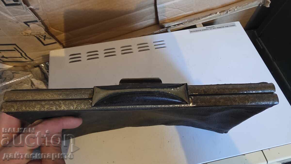 Auction  Old leather bag